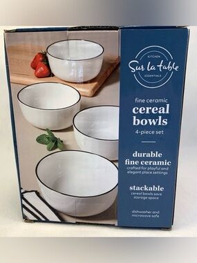 Sur La Table Cereal Bowls White Porcelain with Black Rim Set of 4 NEW NIB